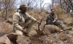 Caza-mayor-reportajes-internacional-caza del bushbuck en la comarca del Cabo-11