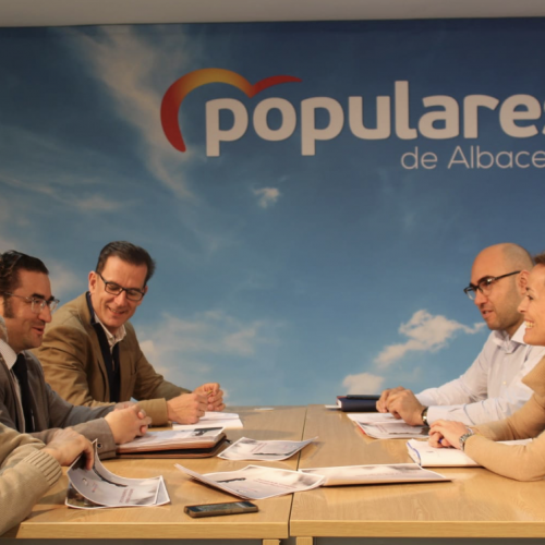 #LaCazaTambiénVota presenta sus 15 propuestas al PP de Castilla-La Mancha