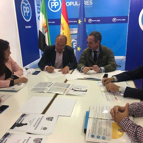 El PP firma el ‘Decálogo por la Caza’ planteado por la Federación Extremeña