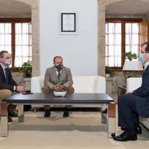 Manuel Gallardo expone al presidente de la Junta de Extremadura su nuevo proyecto para la RFEC