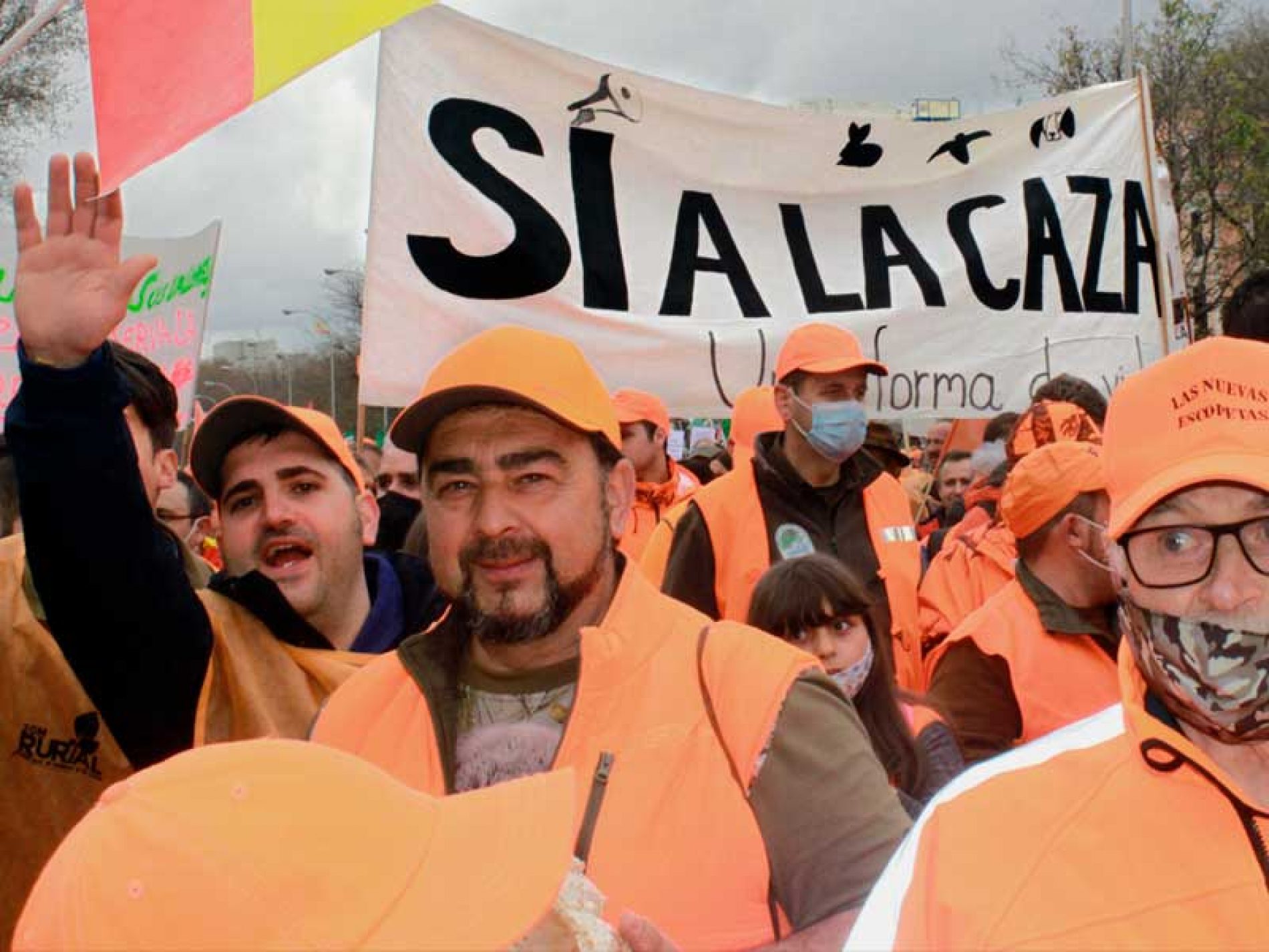 Un «influencer» de la caza destapa la razón de Podemos para menospreciar la marea naranja del 20M Rural