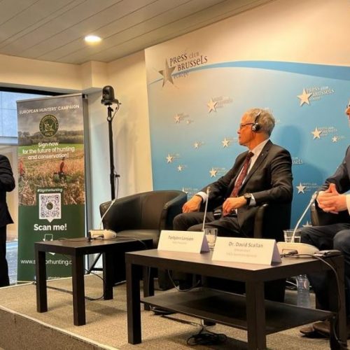 El presidente de la RFEC defiende en Bruselas la importancia de la caza en el mundo rural